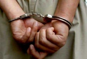 Arrestan acusado de incesto en Hato del Yaque