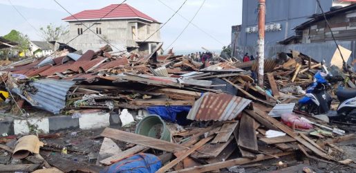 Más de 400 muertos tras terremoto y tsunami en Indonesia 