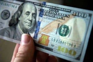 Sugieren eliminar billetes 100 dólares 