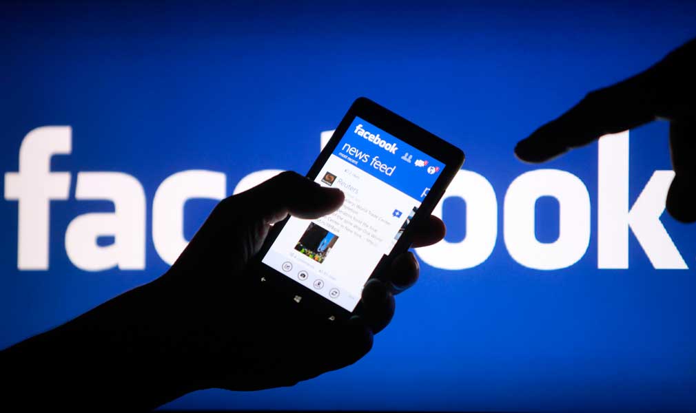 Facebook cierra cuentas falsas ligadas a políticos