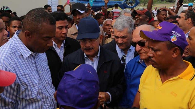 Danilo acude en auxilio familias Ocoa y Azua