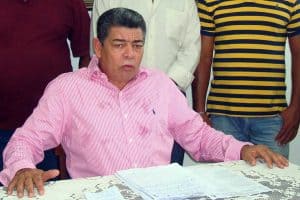 Lanzan bomba molotov casa excandidato sindico