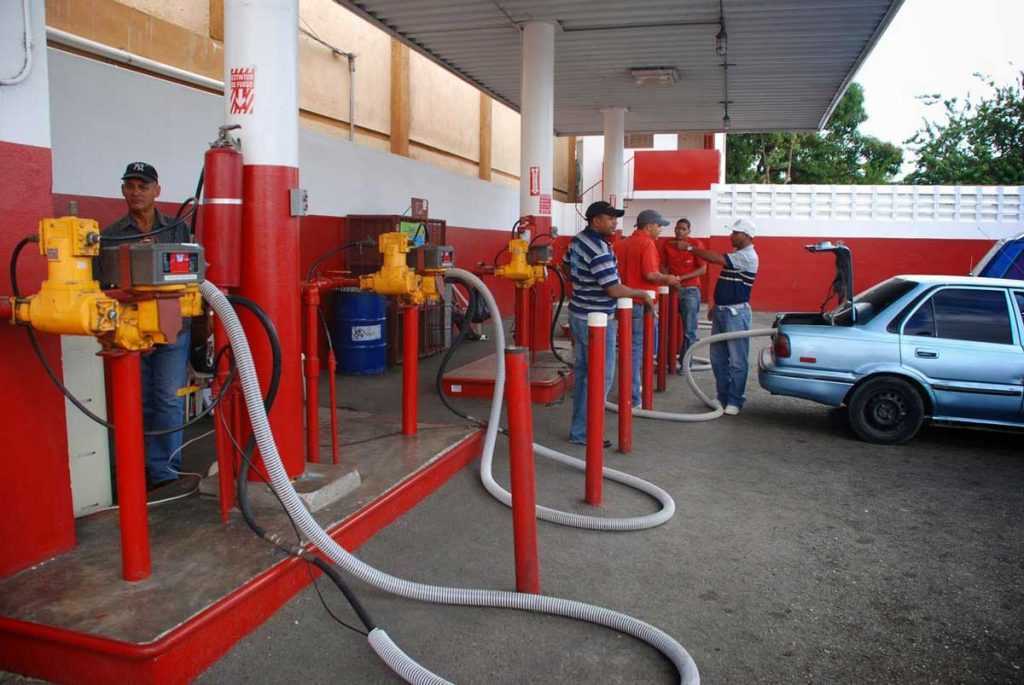 Combustibles | Suben RD$2.00 al GLP y bajan precios gasolinas