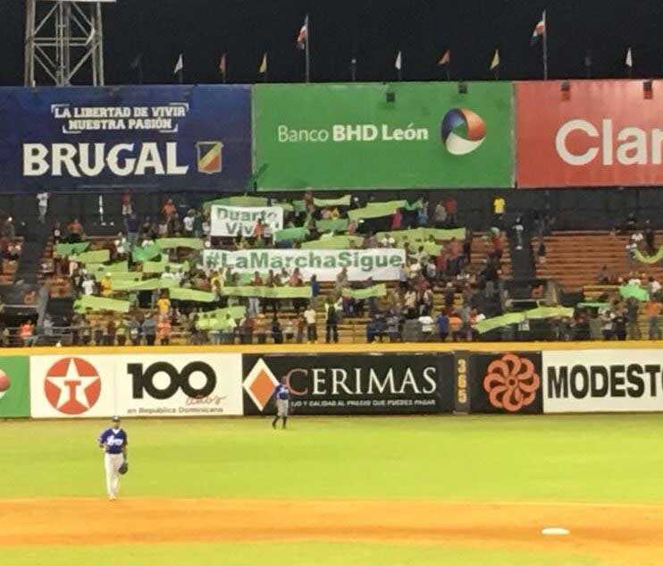 Tema de la marcha contra impunidad llegó anoche al estadio Cibao