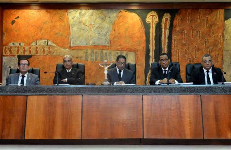 Consejo del Poder Judicial suspende tres jueces