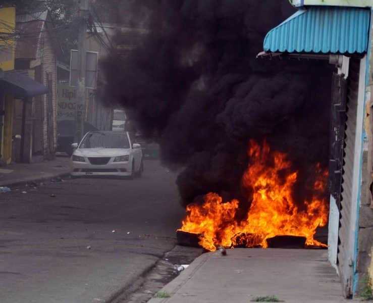 Carretilleros protestan alrededores hospedaje Yaque