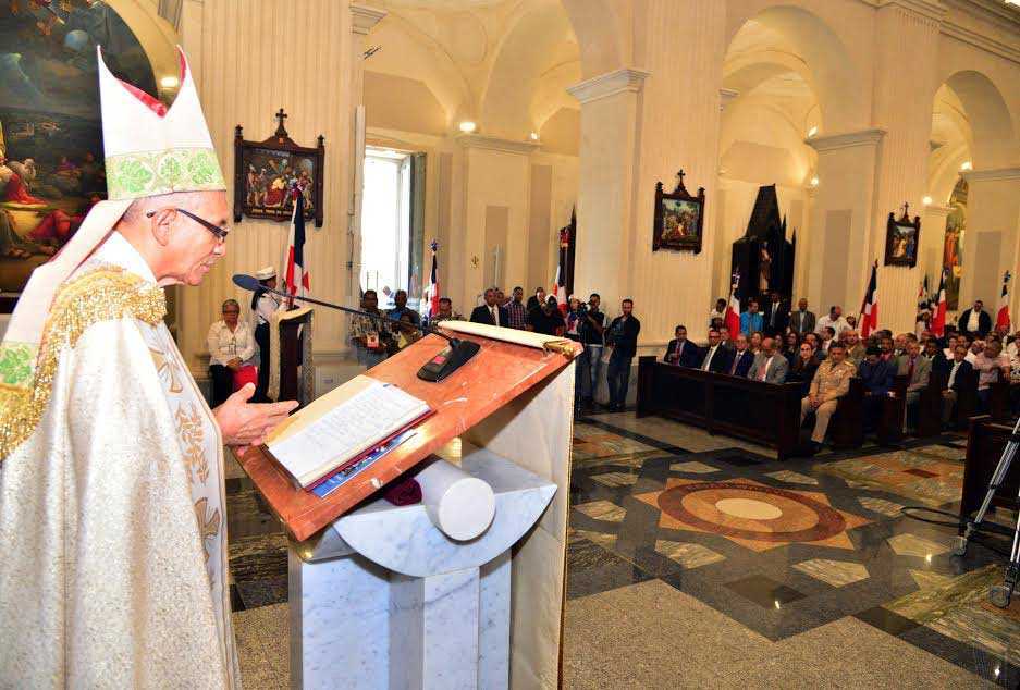 Obispo auxiliar destaca decisión Danilo Medina aumentar patrullaje en el país
