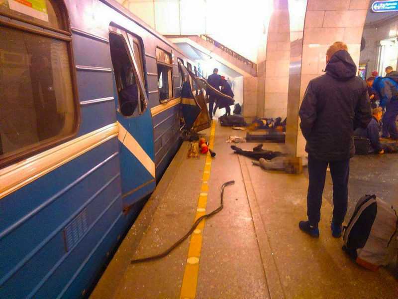 Al menos 10 muertos por explosión en el Metro en San Petersburgo