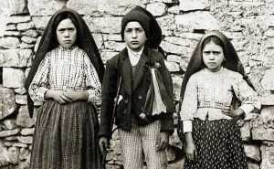 Fátima: el papa Francisco canonizó a los hermanos Francisco y Jacinta Marto