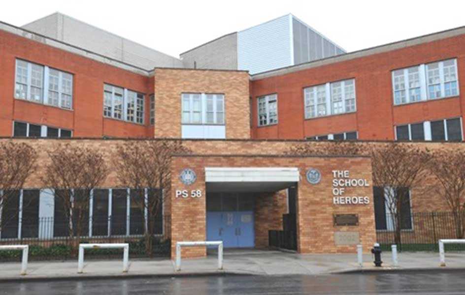 Impiden agentes inmigración entrar escuela de Queens
