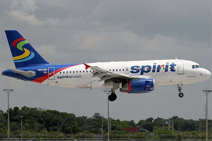 Pelea de pasajeros por vuelos cancelados de Spirit