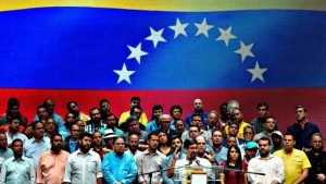 Oposición en Venezuela llama a huelga nacional