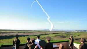 Corea del Norte lanza un misil balístico y crea tensión 