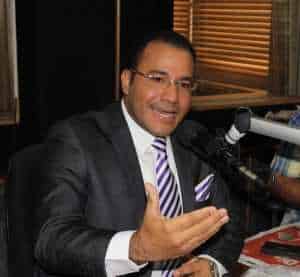 Salvador Holguín condenado por difamación e injuria