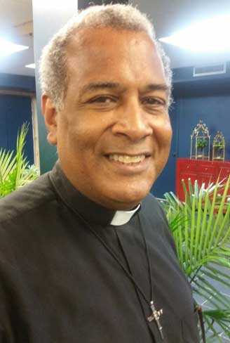 Cura demanda auditar “informe financiero” Dominican Day Parede