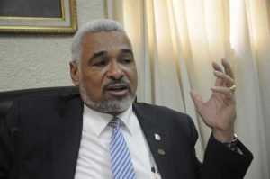 Camacho dice se ha querido echar lodo sobre el magisterio