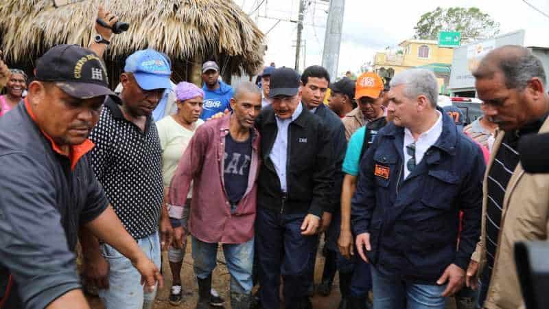 Danilo Medina recorre zonas afectadas por huracán María