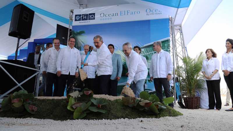 Danilo Medina asiste a primer palazo Hotel Ocean El Faro
