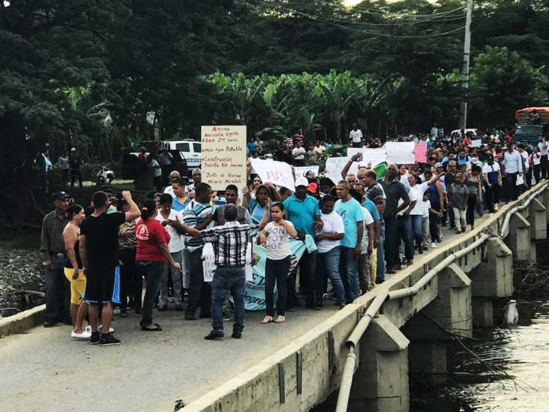 Residentes en Ámina reclaman obras al gobierno