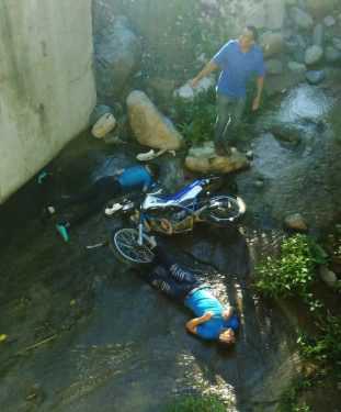 Jarabacoa: Dos muertos accidente motocicleta en Manabao
