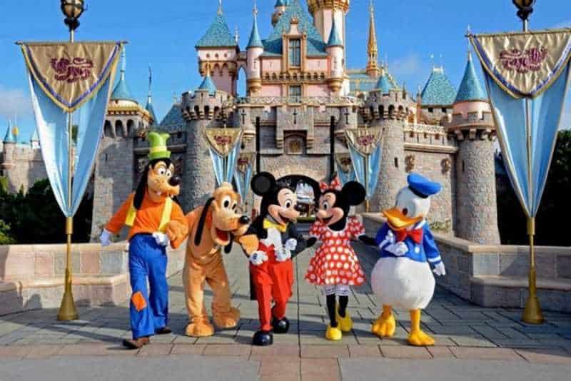 Disney aumenta precio de entradas a los parques