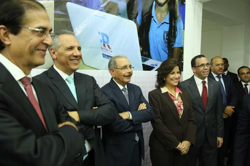 Danilo Medina entrega sede República Digital Educación