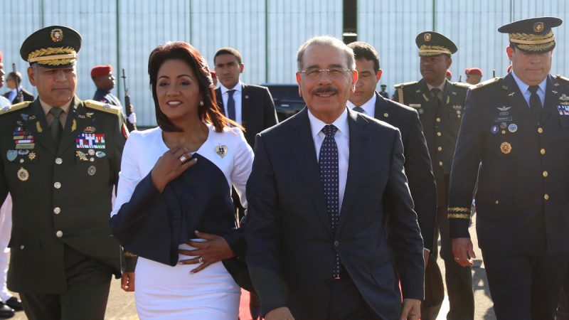 Danilo Medina sale hacia Lima, Perú, rumbo a III Cumbre Empresarial