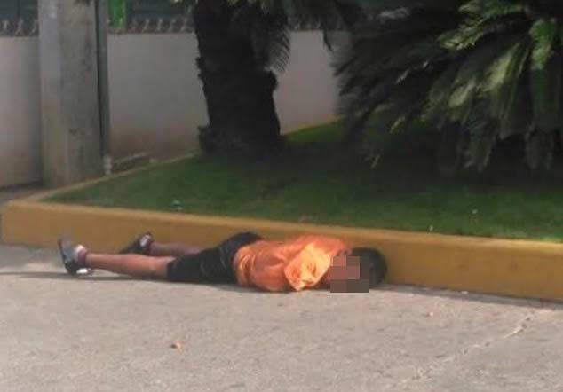 Menores duermen en sitios públicos de Santiago