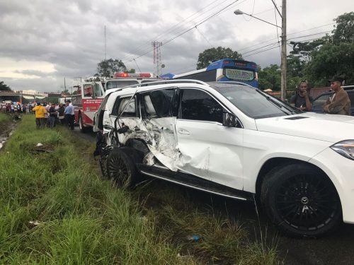 Un muerto en accidente varios vehículos incluyendo dos de Don Miguelo