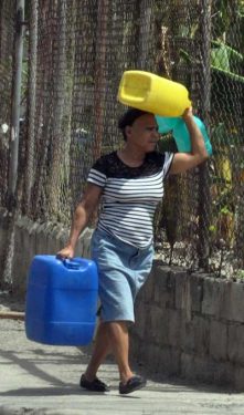 Incrementan quejas por falta de agua en Santiago