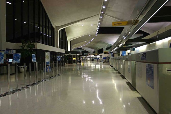 Advierte posibles exposiciones al sarampión aeropuerto Nueva Jersey
