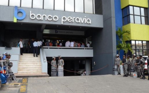 Extitular Banco Peravia acusado de conspiración lavado de dinero
