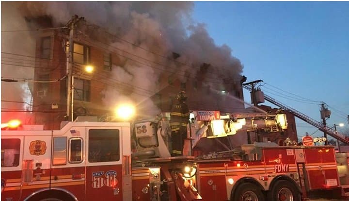 Seis personas mueren calcinadas en edificio Harlem