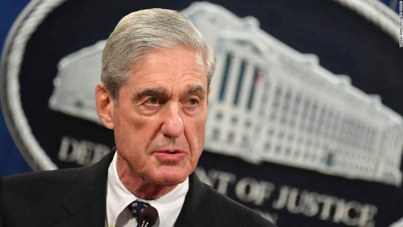 Mueller renuncia al Departamento de Justicia