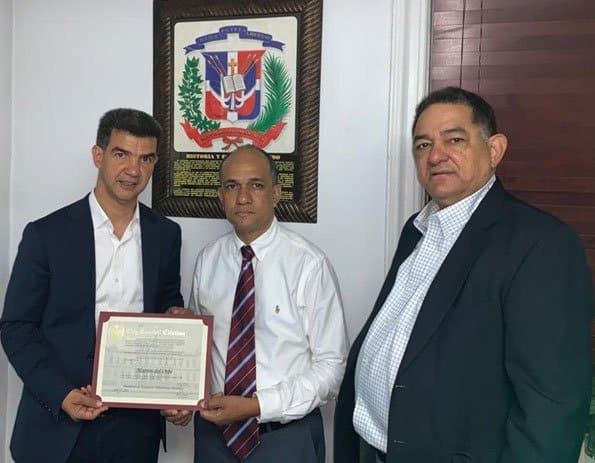 Reconocen labor Asociación Villarivenses Ausentes