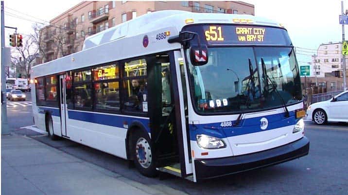 Eliminarán cientos de paradas de autobuses en El Bronx