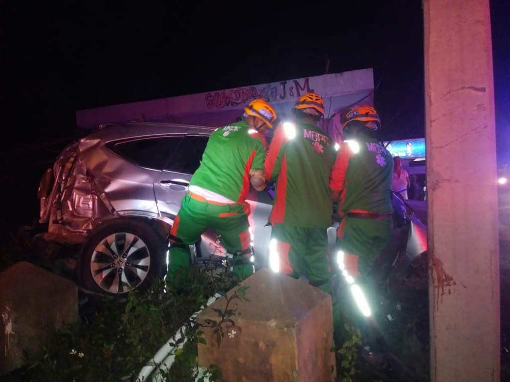 Dos muertos y 4 heridos accidente Burende, La Vega