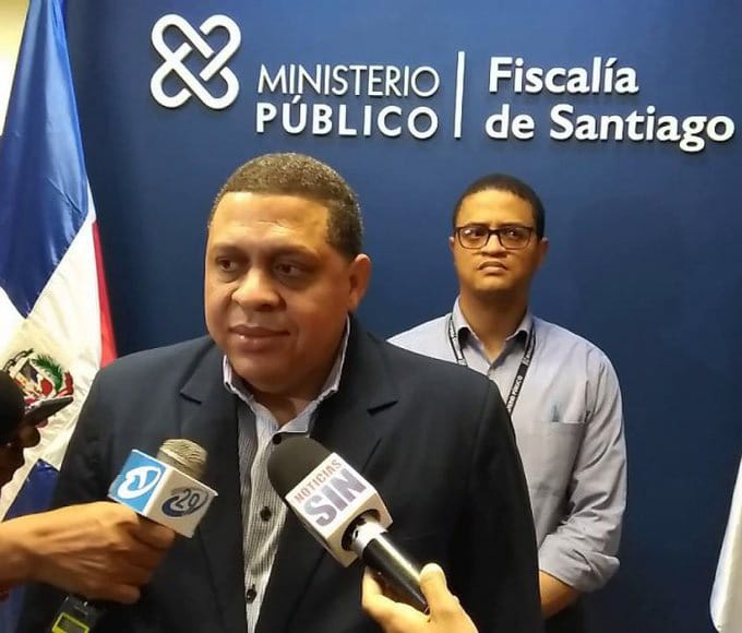 Fiscalía de Santiago investiga denuncia contra mafia
