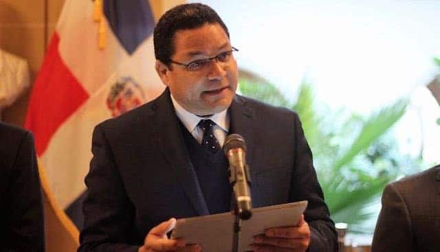 Gedeón Santos renuncia del PLD