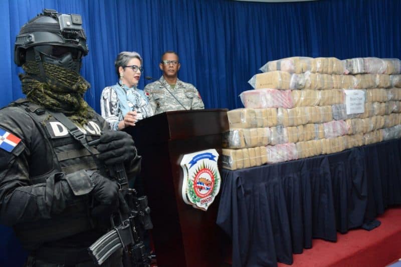 Ocupan 264 paquetes de cocaína en Boca Chica