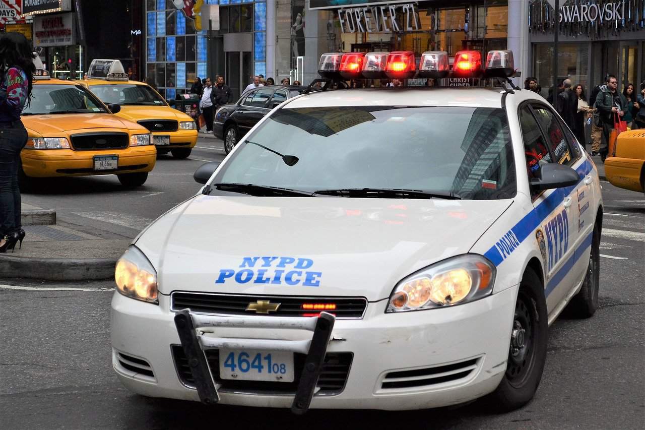 Policía NY ofrece 2,500 por información lleve apresar gatillero