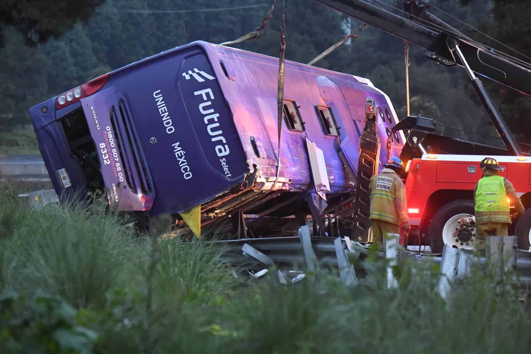 MEXICO-TOLUCA-ACCIDENTE-AUTOBUS