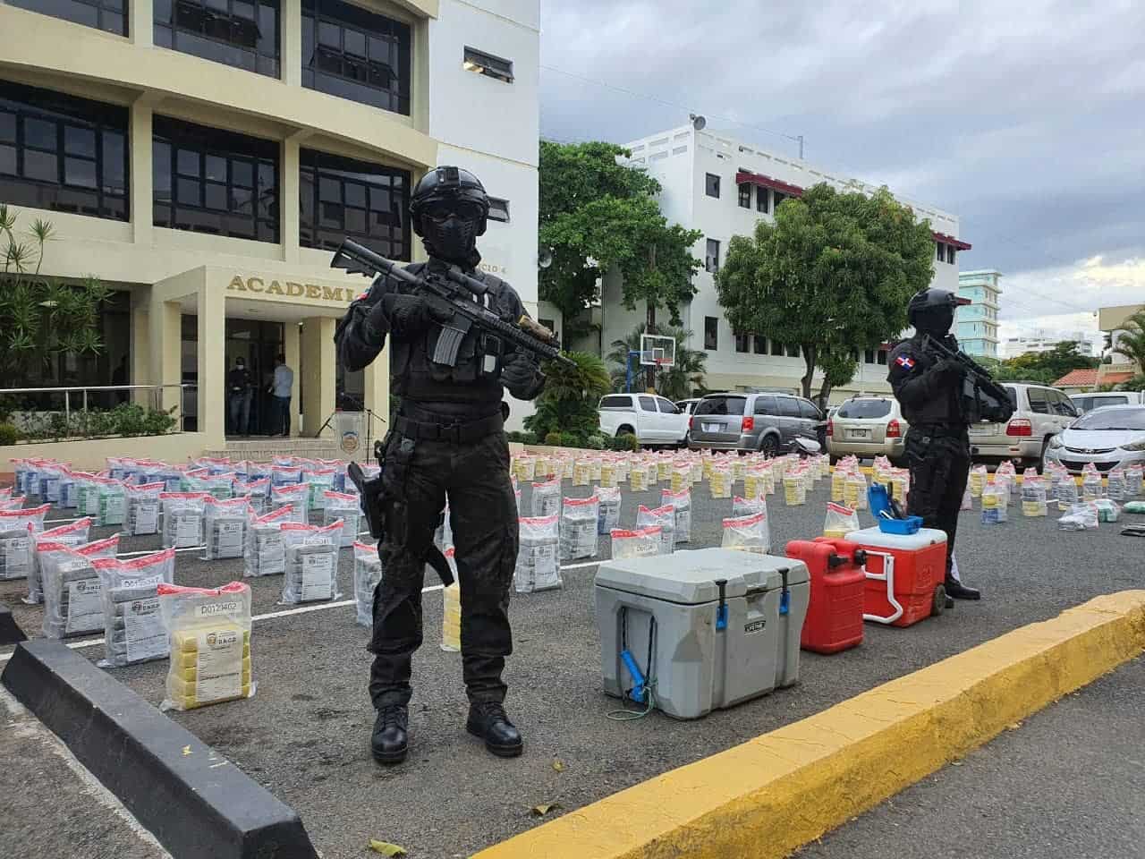 Baní: Ocupan 897 paquetes de cocaína