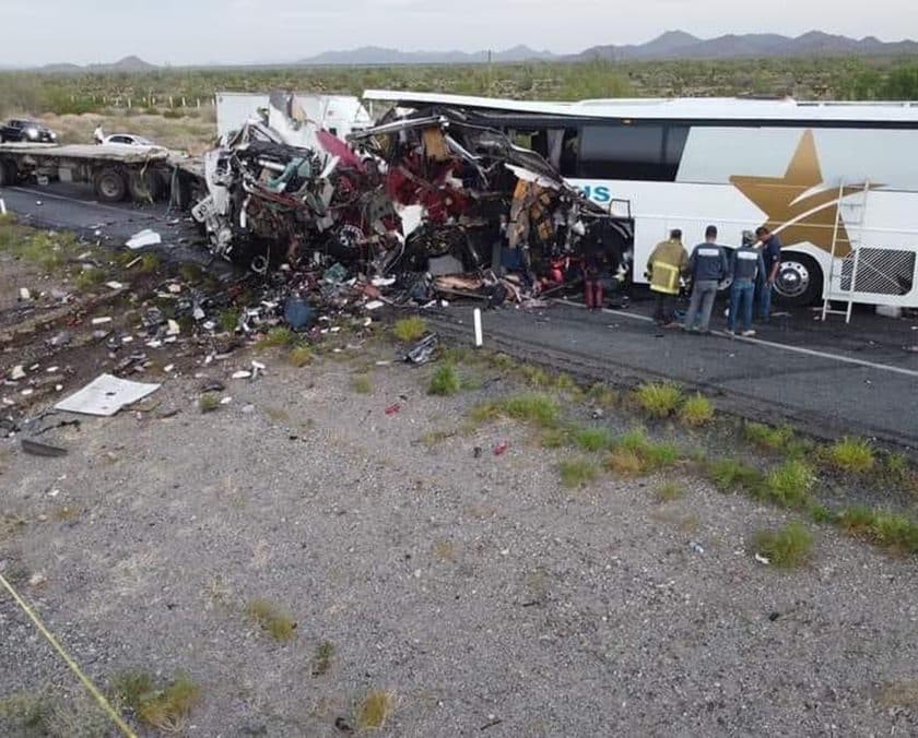 Mueren 16 personas en accidente en Sonora, México