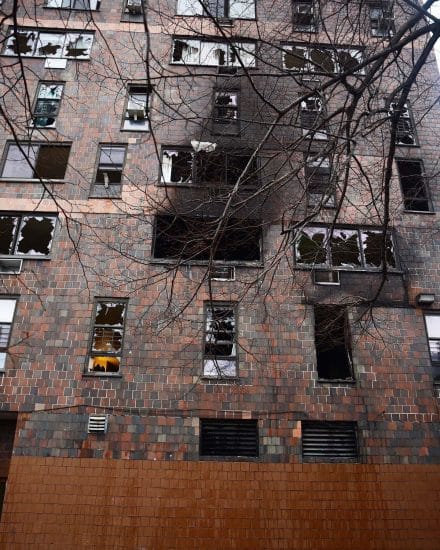 Ofrecen servicios para afectados por incendio Bronx