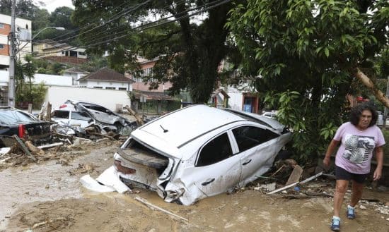 Asciende a 117 cifra de muertos por deslaves en sureste Brasil