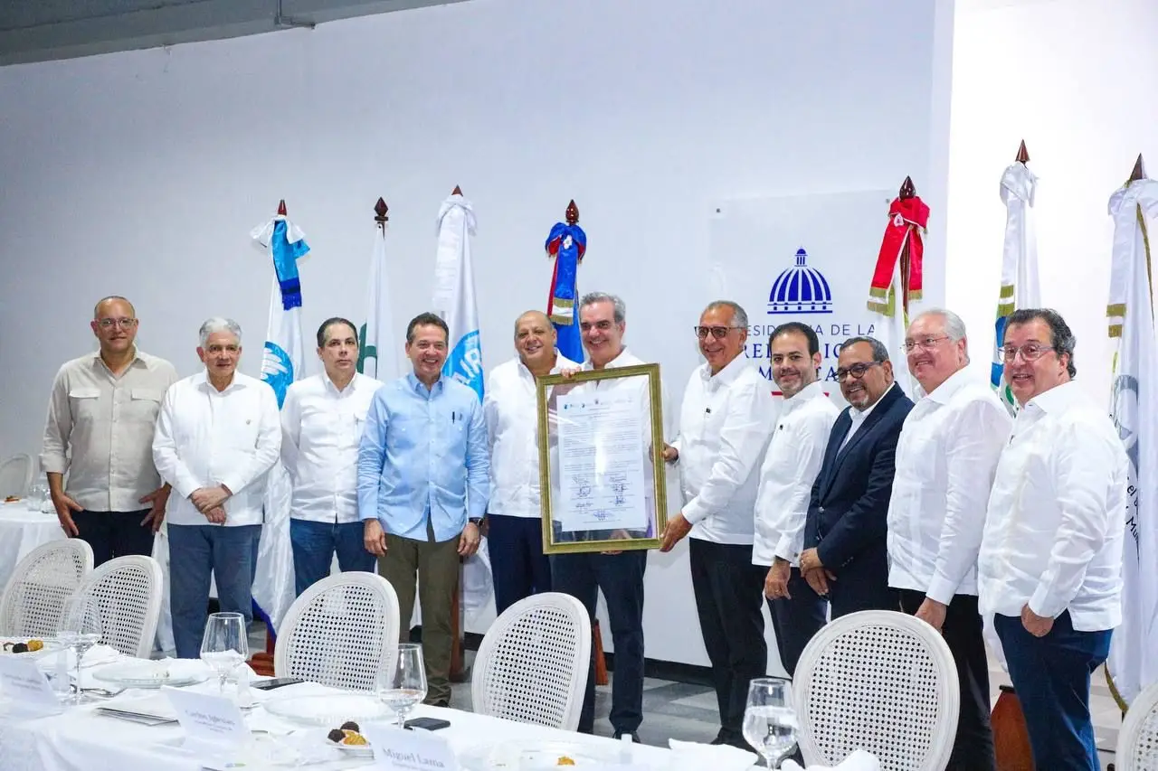 Empresarios de Santiago reconocen presidente Abinader