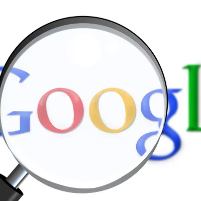 Rusia multa a Google por 15 millones rublos