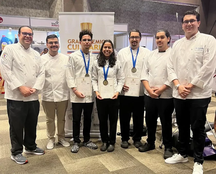 Estudiantes gastronomía PUCMM ganaron oro Gran Premio Culinario 2022