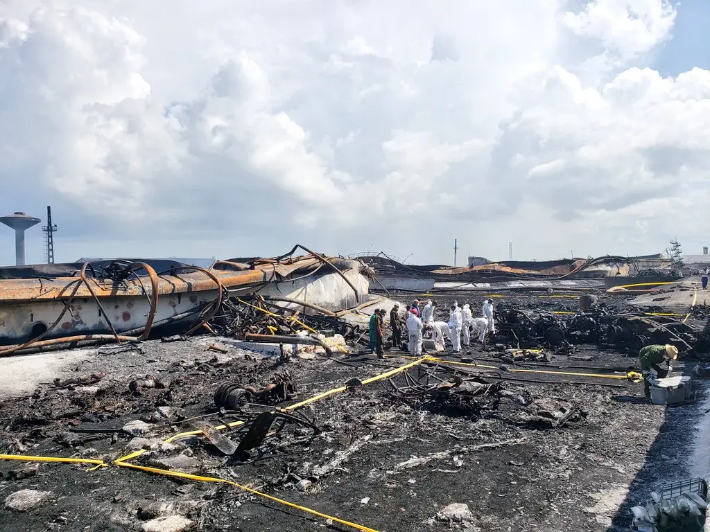 Cuba: Hallan restos de 4 bomberos desparecidos en incendio